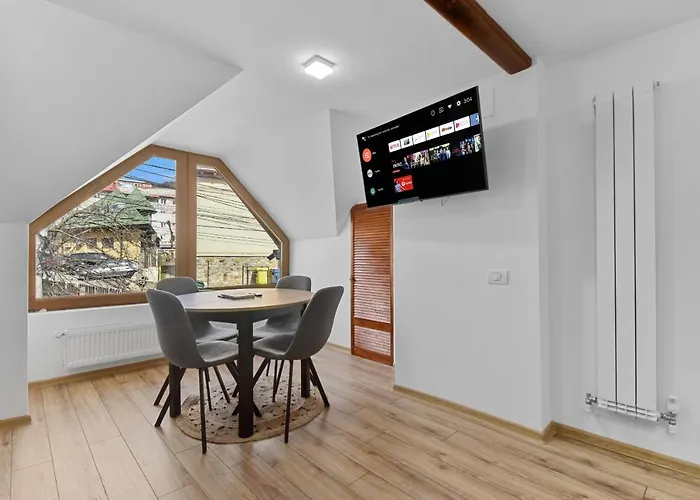 Two Bedrooms Hytta Apartment Sinaia